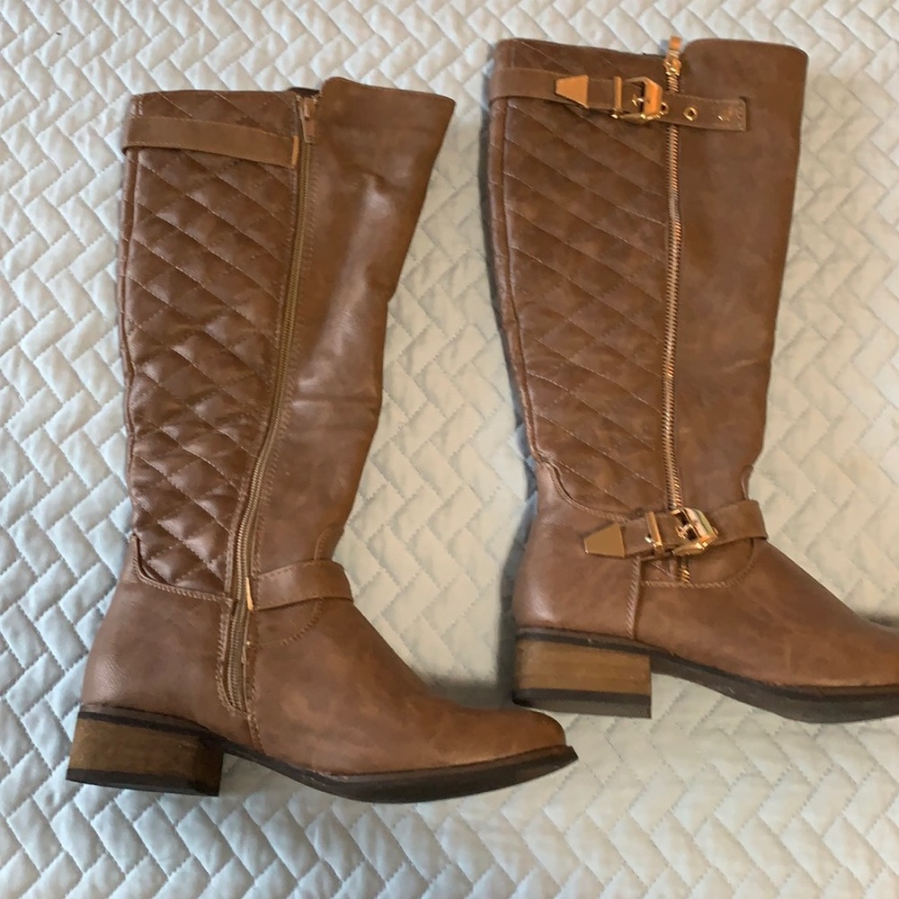 Gently Worn Riding Boots With 2 Side Zippers